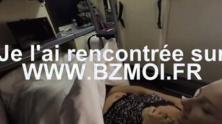 Une meuf branle un inconnu dans le train