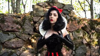 Snow White's pretty titties