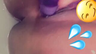 Pink vagina has a humongous cumshot