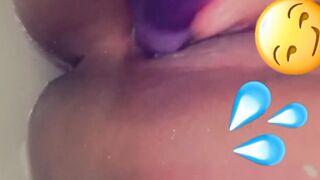 Pink vagina has a humongous cumshot