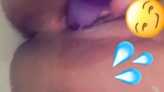 Pink vagina has a humongous cumshot