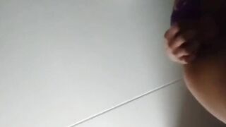 Soak and turned on vagina full into mastrubate