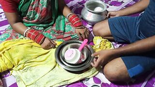 A young auntie who came to sell utensils was fiercely