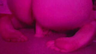 Turned On gamer Skank Stretching her holes