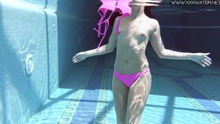 Jessica Lincoln Enjoying being nude into the pool