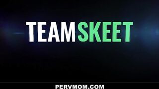 Step Siblings Having Xmas Holidays Sex With Stepmom