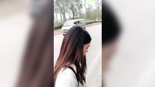 Une avaleuse chinoise baisee dans un bois