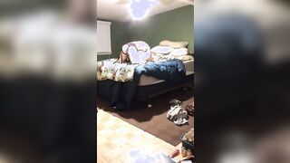 Mec docile se fait péter le cul au gode ceinture