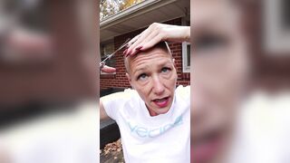 Kiki Deez Give Herself a Buzz Cut