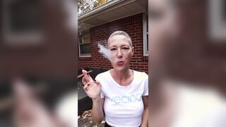 Kiki Deez Give Herself a Buzz Cut