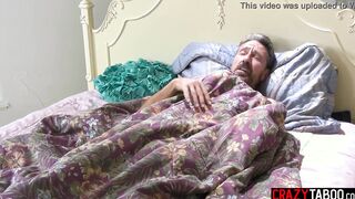 Soak huge butt Hispanic step-daughter Vanessa Sky stroked stepdads huge