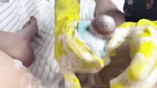 Beauty housewife washes my dick while cleaning