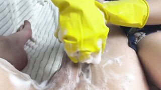 Beauty housewife washes my dick while cleaning