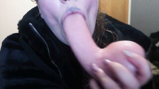 good white woman does a fantastic head while smoking and spitting inside 9inch toy