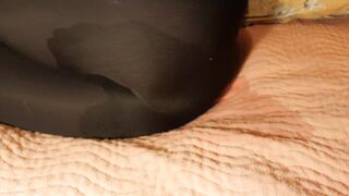 ⭐ sluts Totally Pisses Her Pants into Bed!