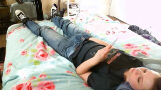 Masturbation en solo girl dans sa chambre