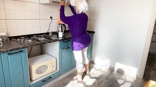 Old cougar with huge titties and booty loves anal and
