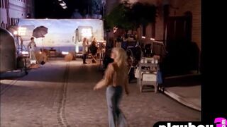 Huge melons blonde Nikki Leigh posed totally nude and showed