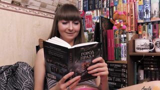 College Girl Reads A Book And Sensually Masturbates Cunt While No 1 Is Home