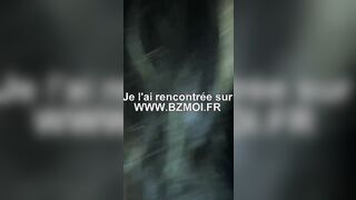 Deux bites pour une jeune amatrice tatouée