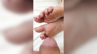 Fem Dom old Princess let me cum on her wrinkled soles like submissive feet sub