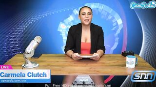 Bae mom with Long Breasts masturbates on air while reading