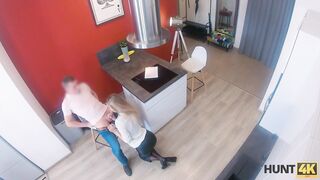 HUNT4K. Hunter loue un appartement avec une condition intime pour fille