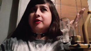 Dab Sesh with Arab BBW Flashing her Hooters + Coughing Bondage