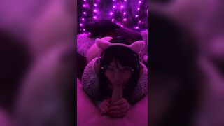 SPAMQUEEN AS KITTYGIRL DEEPTHROATS AND LICKS HUGE DICK
