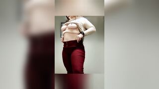 Solo curvy ex-wife pulls her jugs out and shows her vagina