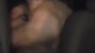 mari filme sa femme en train de baiser dans la voiture 01