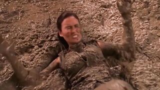MUD CATFIGHT Relic Hunter S01 E07 - girls fight into the mud, Roberta Angelica,Tia Carrere SYDNEY FOX