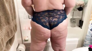Hot Hispanic Masturbates Inside Bathtub Huge Ass Long Hooters