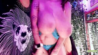 you LIVE for these nipples