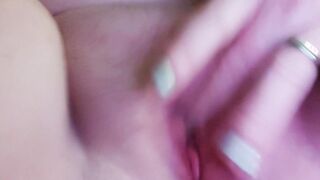 View me play with myself till I cum