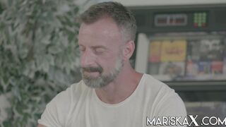 MARISKAX Zaawaadi gets fuck while visiting a cafe