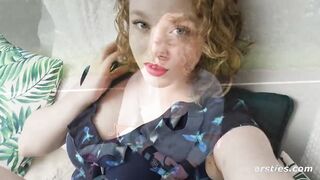 Sarah Shows Us How She Masturbates