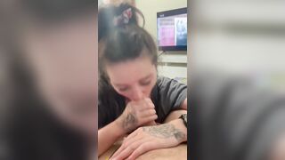 Kinky bimbo loving sucking off daddy’s rough penis