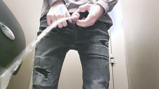 College Male school girl Piss a lot into WC after huge lecture