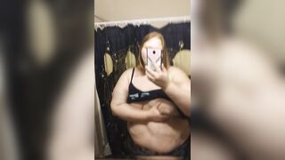 BBW plays with natural titties