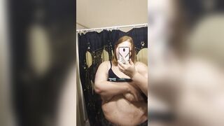 BBW plays with natural titties