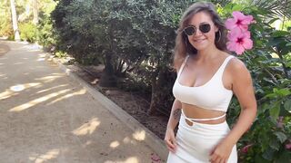 Gorgeous cunt with mouth shows her body and blows a penis inside a city park