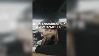 Tellement heureuse de se faire gicler sur la gueule par un noir