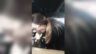 Tellement heureuse de se faire gicler sur la gueule par un noir