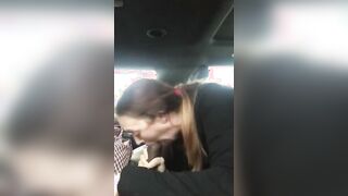 Tellement heureuse de se faire gicler sur la gueule par un noir