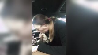 Tellement heureuse de se faire gicler sur la gueule par un noir