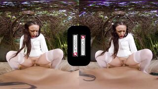 VRCosplayX Turned On Arwen Takes Your Dick For Her Immortality In LOTR XXX