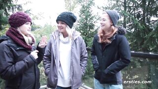 3 Amateur Lesbians ! Now It's A Party