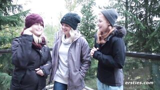 3 Amateur Lesbians ! Now It's A Party