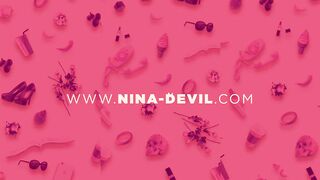 DESSOU STRIPTEASE NINADEVIL